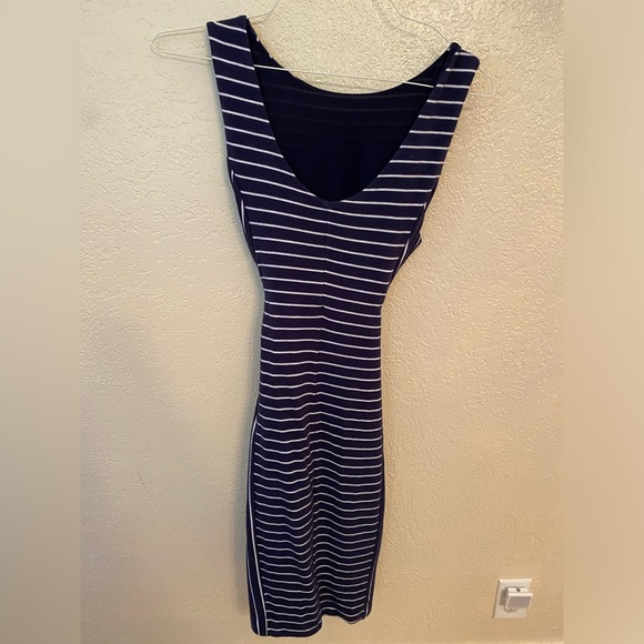 A Pea in The Pod Navy Dress - Picture 5 of 5